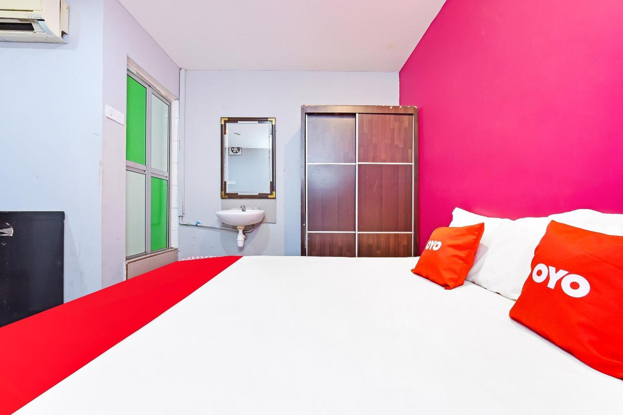Oyo 90138 Hotel Elwarda Klcity Kuala Lumpur Exterior foto