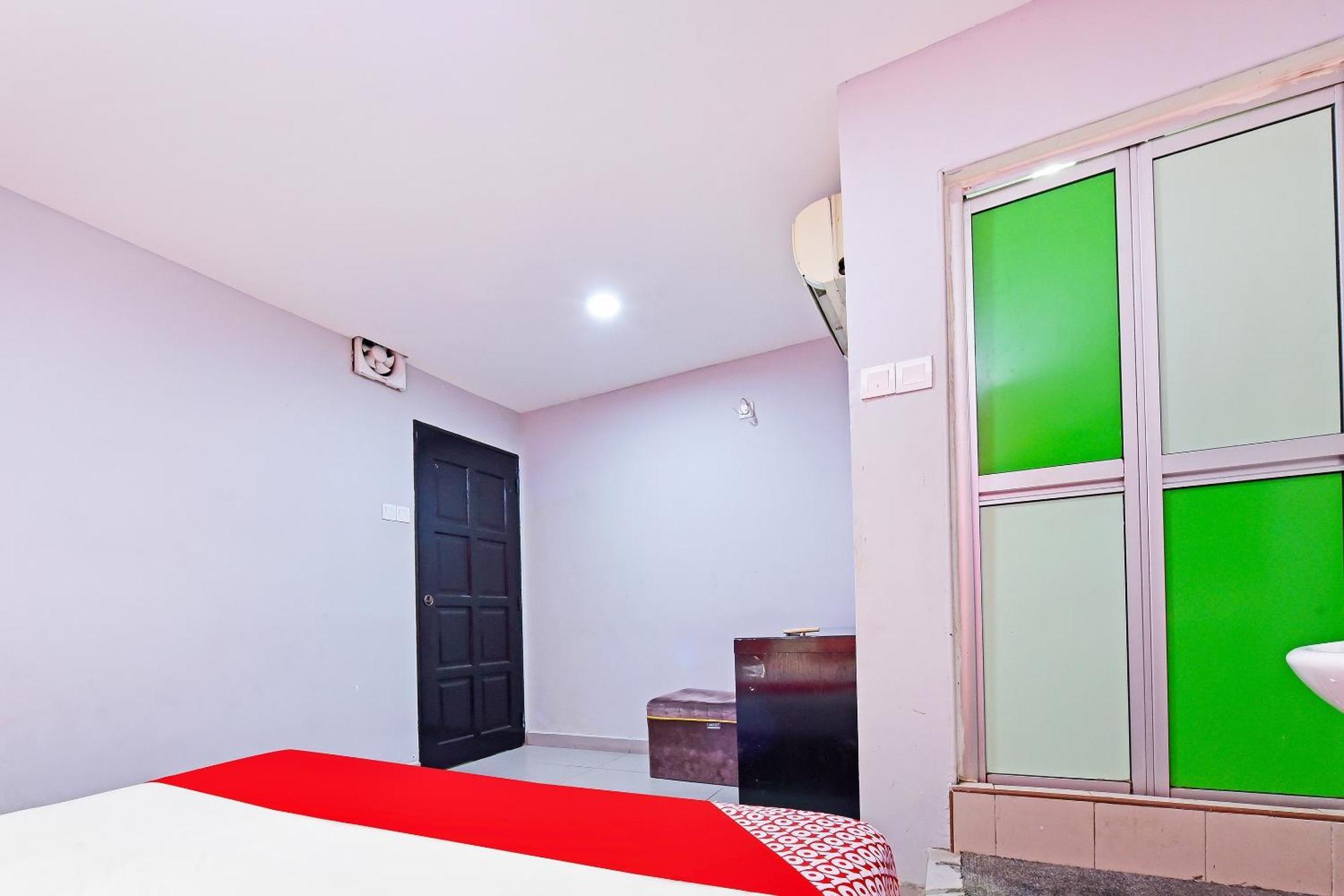 Oyo 90138 Hotel Elwarda Klcity Kuala Lumpur Exterior foto